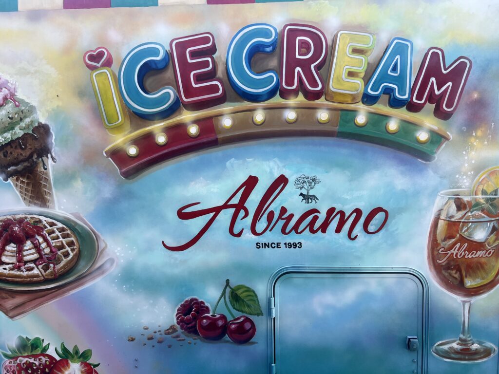 GELATI Eiswagen von Abramo vor dem ERTL